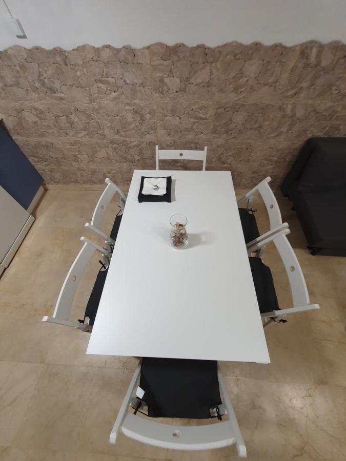 Triana 143 - Wifi Apartment เซบีญา ภายนอก รูปภาพ